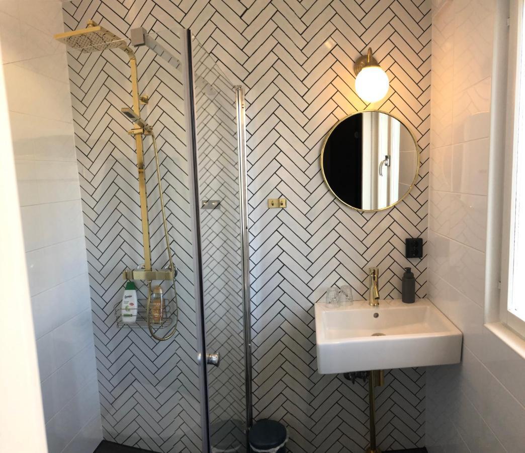 Hotell Apladalen I Vaernamo エクステリア 写真