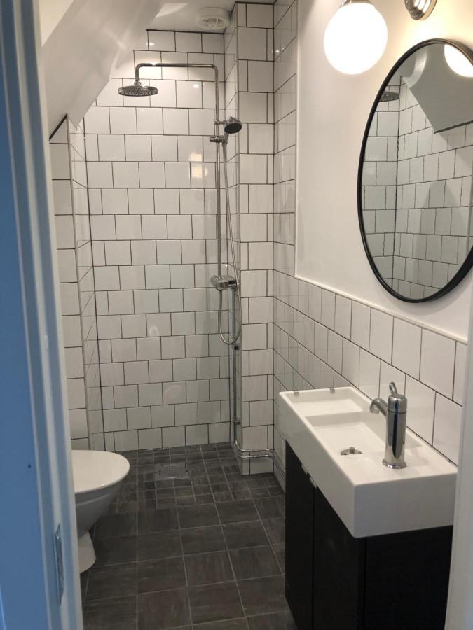 Hotell Apladalen I Vaernamo エクステリア 写真