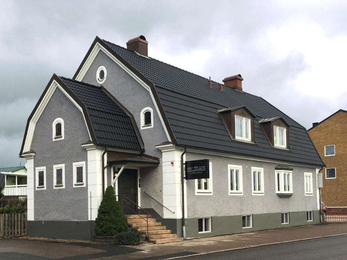 Hotell Apladalen I Vaernamo エクステリア 写真