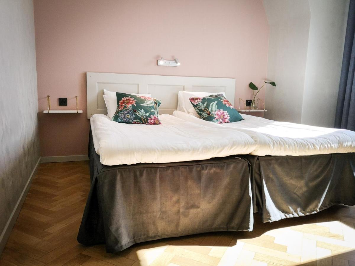 Hotell Apladalen I Vaernamo エクステリア 写真
