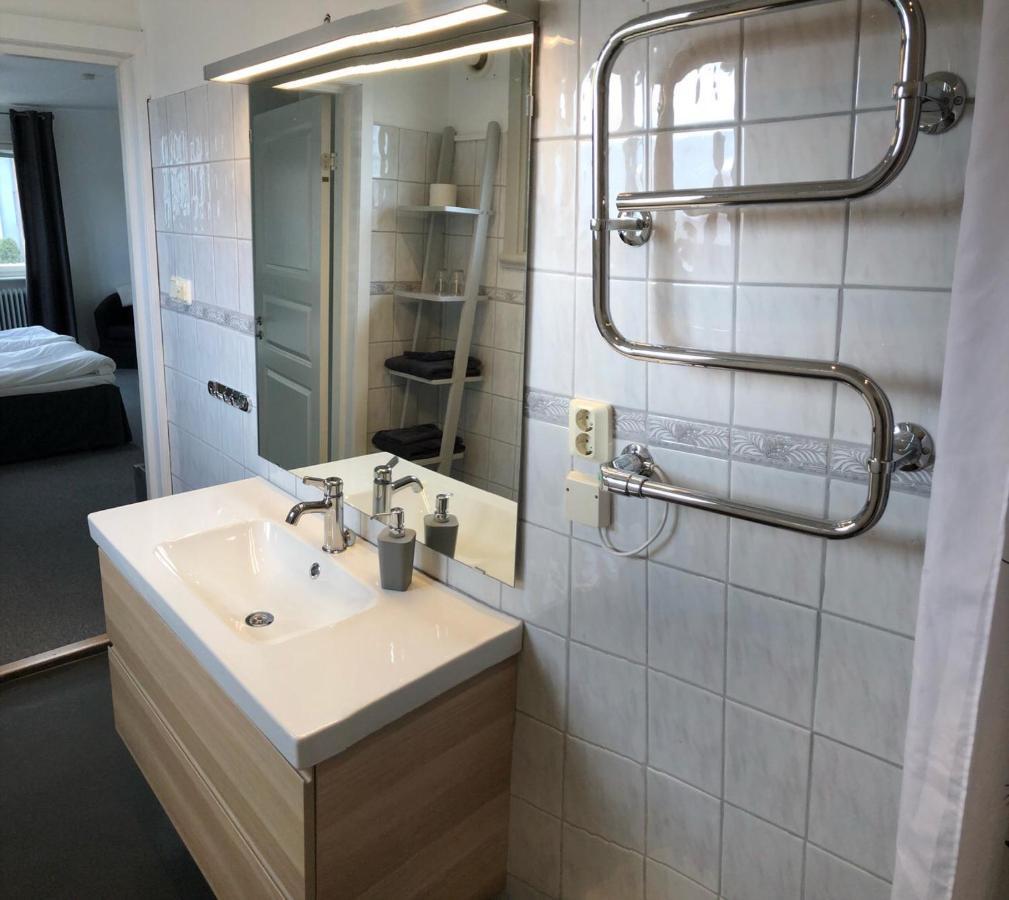 Hotell Apladalen I Vaernamo エクステリア 写真